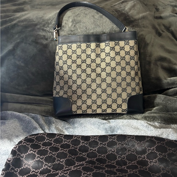 Gucci Handbags - Vintage Gucci purse in great condition
